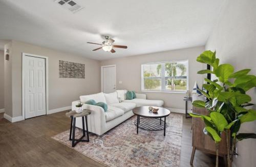 Apollo Beach Villa | Apollo Beach Retreat - 3BR - Pool - Backyard -BBQ