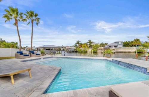 Apollo Beach House | Apollo Beach Waterfront Pool Oasis