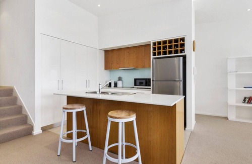 Apollo Bay Apartment | Apollo Blue 11 - Modern, Ocean Views, Central Location.