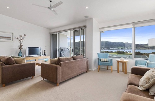 Apollo Bay Apartment | Apollo Blue 12 - Position With Glorious Views