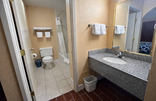 Fairfield Hotel | Apollo Lodge and RV Park