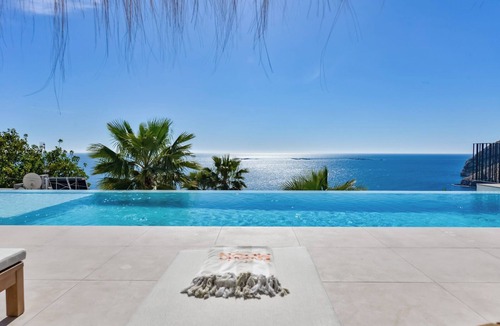 La Canuta Villa | Apolonia - by Almarina Villas