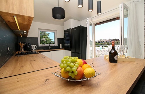 Vrvari Apartment | App Jadran Porec with Private Pool