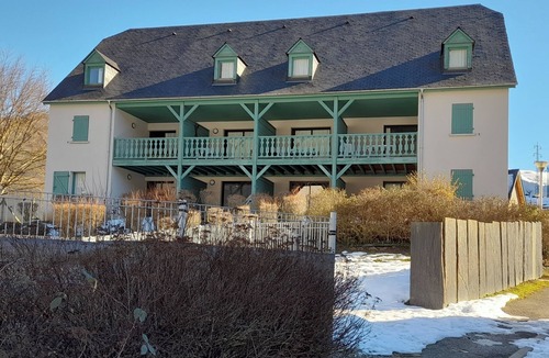 Arreau Apartment | App T2 Bis Piscine Terrasse