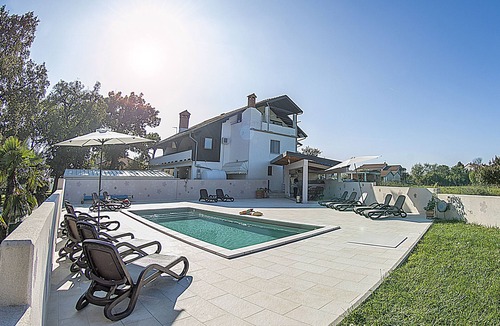 Buzinija Apartment | APP1 Romantic villa with pool - 5 min from the beach!