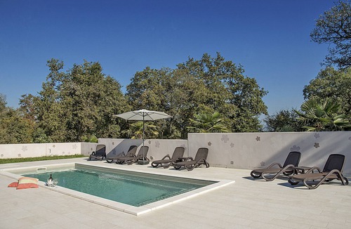 Buzinija Apartment | APP1 Romantic villa with pool - 5 min from the beach!