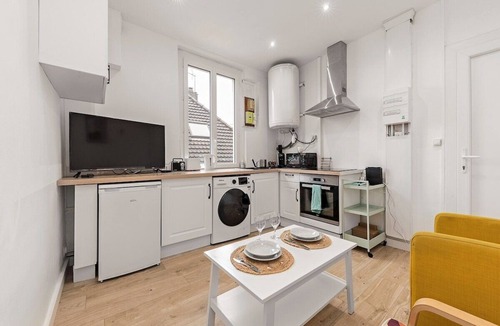 Saint-Etienne-du-Rouvray Apartment | Appartement Paisible du Fort de Vaux