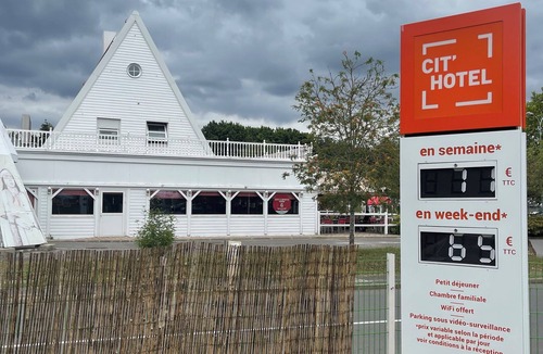 Saint-Germain-les-Corbeil Apartment | Appartement 201 Tarracotta