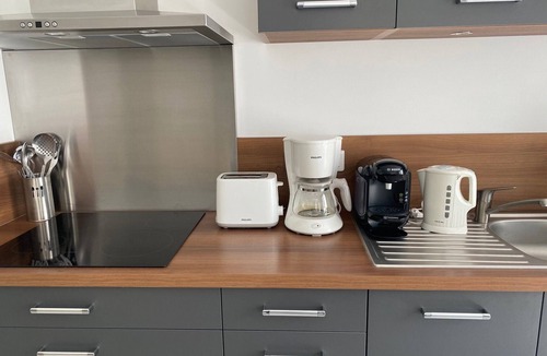 Saint-Gilles-Croix-de-Vie Apartment | Appart 2/4 pers dans MAISON, 3 Etoiles, à 30 m plage, TERRASSE, PARKING PRIVE