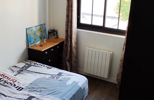 Saint-Sebastien-sur-Loire Apartment | Appartement 4 Pers. au Calme Avec Parking Gratuit