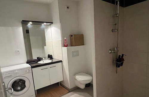 Pierre-Benite Apartment | Apparemment Cosy Avec Jacuzzi