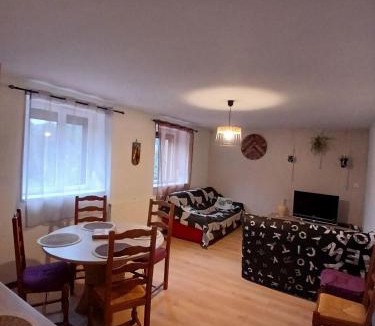 La Bourgonce Apartment | Apparemment à la campagne