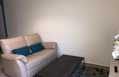 Mantes-la-Jolie Apartment | Apparemment 003