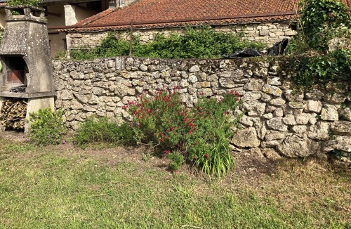 Feneyrols Apartment | Apparemment Dans Corps de Ferme