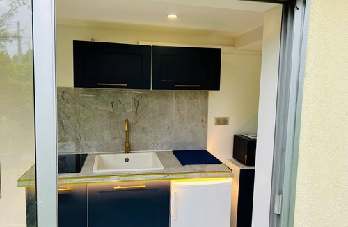 Soisy-sous-Montmorency House | Apparently whole house garden/rez