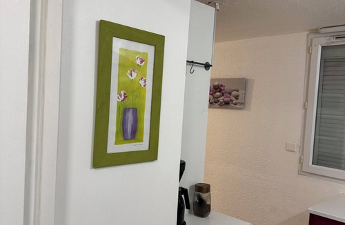Vaulx En Velin Village Apartment | Apparently 2 rooms