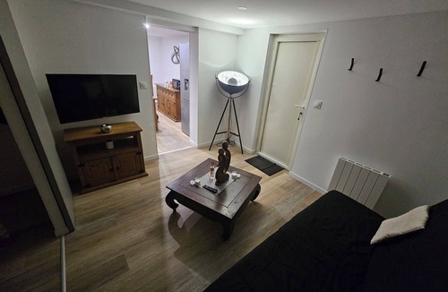 Naintre Apartment | Apparently