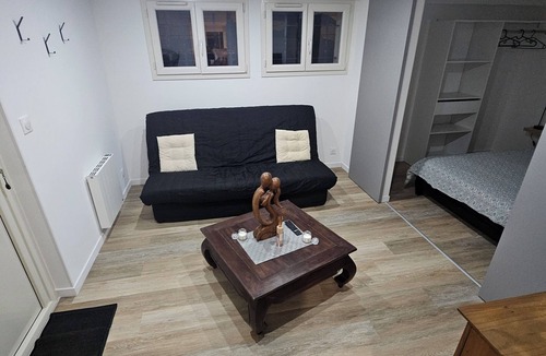 Naintre Apartment | Apparently