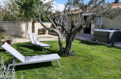 Saint-Martin-de-Crau House | Apparently vacation home with hammam and private jacuzzi