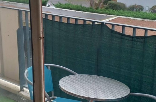 Epinay-sur-Seine Apartment | Apparently fully equipped, the Olympic facilities in Paris