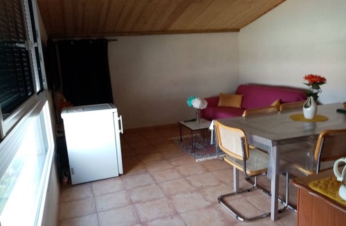 Saint-Ambroix Apartment | Apparently with swimming pool