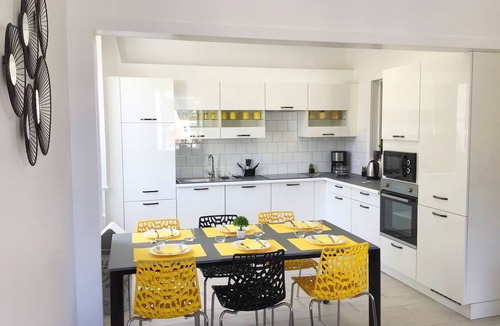 Lourdes Apartment | Appart 100 m2 AC, parking, near Sanctuaire