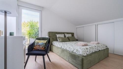Blagnac Apartment | Appart 4 étoiles Calme, 3 Chambres, Clim, Terrasse & Parking