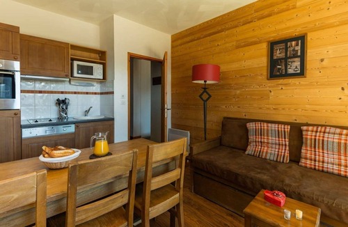 Cadeilhan-Trachere Condo | Appart 50m du Télécabine | Accès Piscine + Sauna!