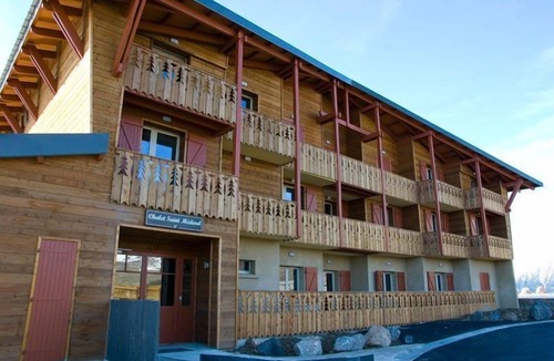 Cadeilhan-Trachere Condo | Appart 50m du Télécabine | Accès Piscine + Sauna!