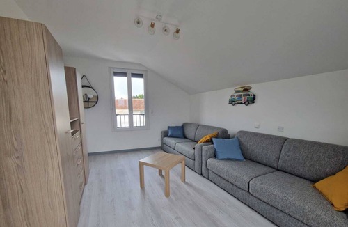 Misy-sur-Yonne Apartment | Appart 6 Couchages Bord de L'eau