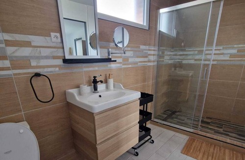 Misy-sur-Yonne Apartment | Appart 6 Couchages Bord de L'eau