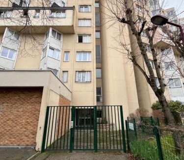 Bezons Apartment | Appart au pied du T2 La Défense Paris
