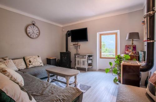 Valderoure Apartment | Appart Authentique et Confortable