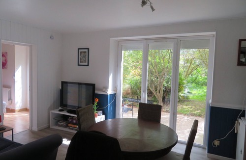 Basly Apartment | Appart' Basly - 10min from the beach - with garden