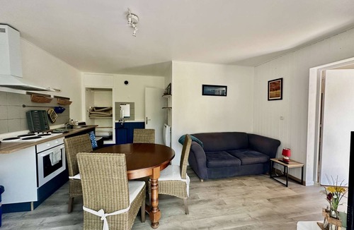 Basly Apartment | Appart' Basly - with terrace 7km from the beach