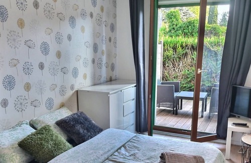 Evreux Apartment | Appart Bourg 14, Calme, Wifi Gratuit, Jardin Privé, Proche Toutes Commodités