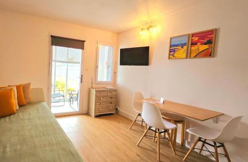 Bretignolles-sur-Mer Apartment | Appart Bréti Plage 1 avec parking - 50m de la plage