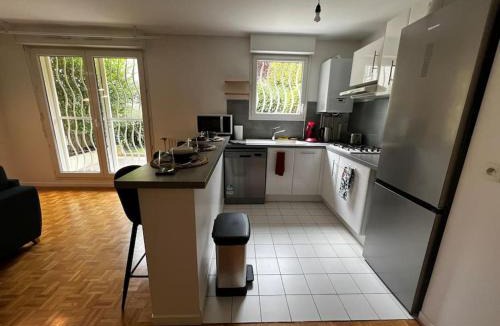 Le Bourget Apartment | Appart calme avec jardin et parking. 15mn de Paris
