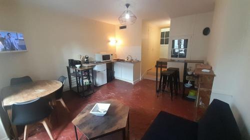 Vatan Apartment | Appart central Vatan-1 chb-wifi