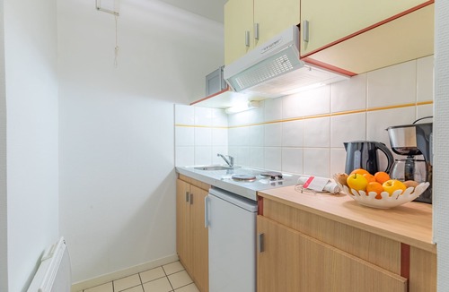 La Pierre-Heuze Apartment | Appart'City Classic Caen