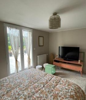 Vienne Apartment | Appart cosy avec terrasse privée