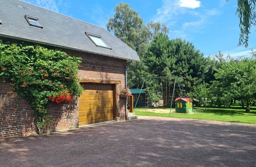 Bournainville-Faverolles Apartment | Appartement à la Campagne