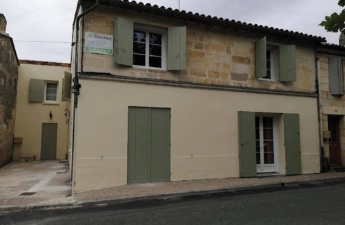 Petit-Palais-et-Cornemps Apartment | Appartement T3 Avec Terrasse