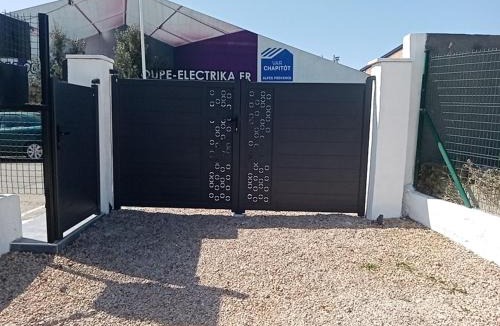 Cuers Apartment | appart hôtel avec jardin