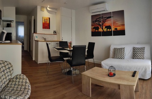 Les Aix-d'Angillon Apartment | Appart'Hôtel Le Haut Berry