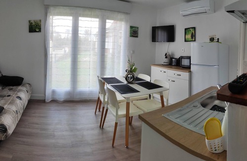 Les Aix-d'Angillon Apartment | Appart'Hôtel Le Haut Berry