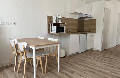 La Suze-sur-Sarthe Apartment | Appart'hôtel La Suze sur Sarthe