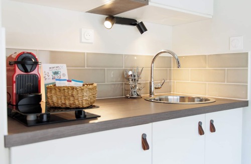 Saint-Junien Apartment | Appart'hôtel Le Corot - Accès Autonome