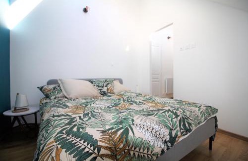 La Tour-du-Pin Apartment | Appart'hôtel Le Pin