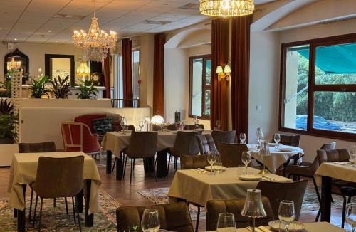 Amelie-les-Bains-Palalda Apartment | Appart'Hotel Castel Emeraude, Charme et Caractère